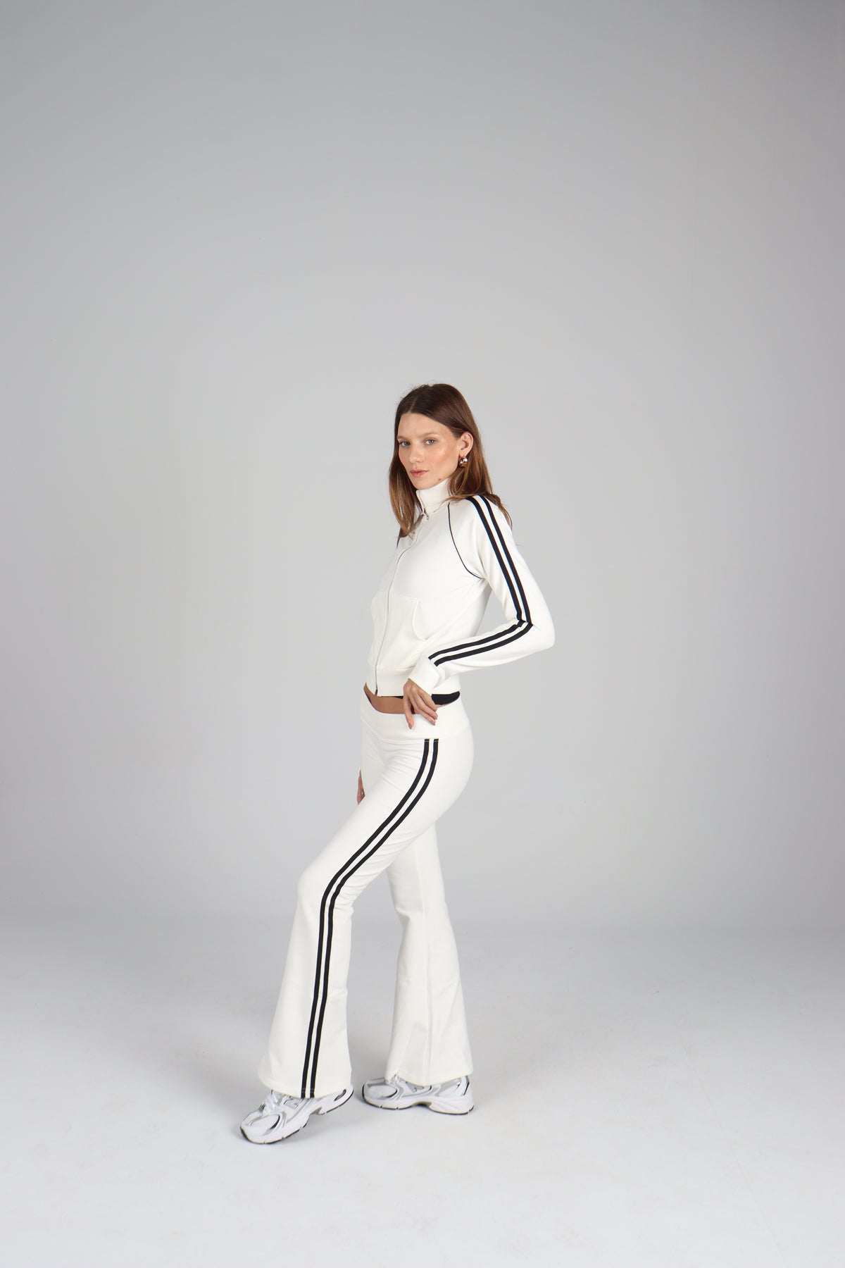 REWIND FLARE PANTS VANILLA BLACK